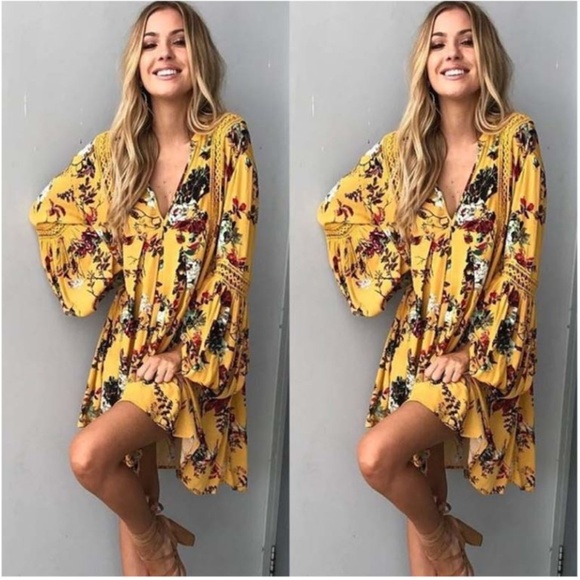 Dresses & Skirts - M LEFT Boho Floral Long Sleeve Mini Dress